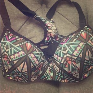 Victoria’s Secret pink sports bra